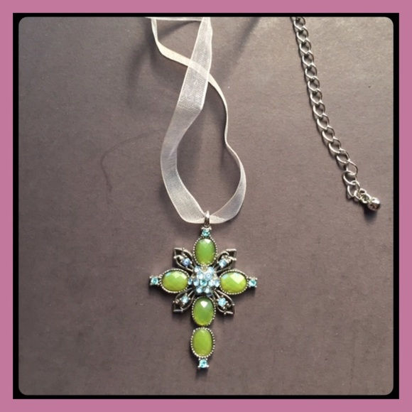 Cross Chocker/Pendant - Picture 1 of 4